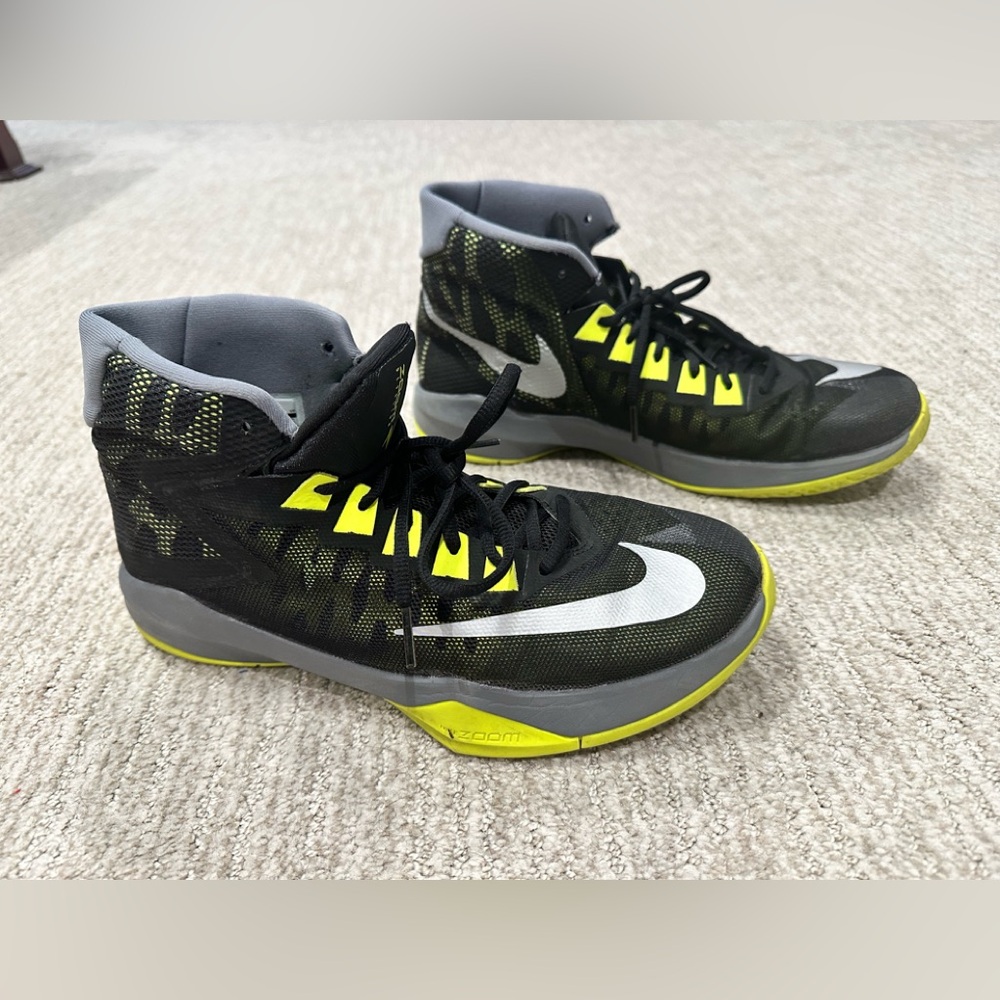 Nike Zoom Devosion Men’s size 9.5 good used condition
